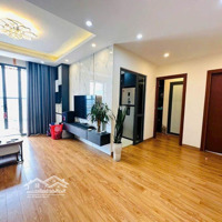 Chính Chủ Cần Bán Căn Hộ 2 Ngủ View Hồ Toà Ct36B Định Công, Nhà Full Nôi Thất, Sạch Đẹp Vuông Vắn