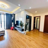 Chính Chủ Cần Bán Căn Hộ 2 Ngủ View Hồ Toà Ct36B Định Công, Nhà Full Nôi Thất, Sạch Đẹp Vuông Vắn