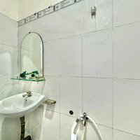 Căn Hộ 2 Phòng Ngủngay Sân Bay 60M2 Thuận Tiện Di Chuyển Các Quận Lân Cận