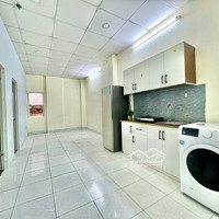 Căn Hộ 2 Phòng Ngủngay Sân Bay 60M2 Thuận Tiện Di Chuyển Các Quận Lân Cận