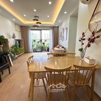 Vợ Chồng Em Bán Nhanh Căn Hộ Chung Cư 2 Phòng Ngủ - 60M2 - Ban Công Đông Nam Giá Bán 4,5 Tỷ 0988246495