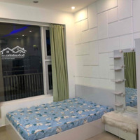 Phòng Ban Công Vip 385 Nguyễn Sơn