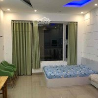 Phòng Ban Công Vip 385 Nguyễn Sơn