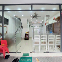 (Giá Rẻ) Bán Nhà Mặt Tiền Đường Trường Sa, Phú Nhuận, 47M2