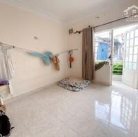 Bán nhà đất,gần mặt tiền  phường Cầu Ông Lãnh (Quận 1) gần chợ Bến Thành, giá dưới 12 tỷ
