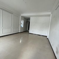 Văn Phòng 50M2 Đẹp - Thoáng, Tiện Nghi Có Ban Công - Máy Lạnh - Wc Riêng Rộng Rãi