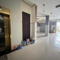 Cho Thuê Nhà 850 M2 Có Thang Máy Mặt Tiền Nguyễn Văn Cừ