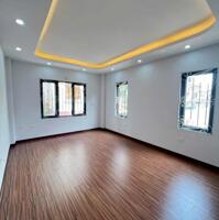 Bán nhà Đại Tự, Kim Chung 30m2, xây 5 tầng. Cách 30m đến Chợ, 620m đến Phố Huyện Hoài Đức