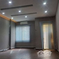 Cho Thuê Nhàhẽm Xe Hơi4 Tầng 4.5X22 Phan Kế Bính Phường Đakao Quận 1