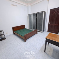 Phòng 20M2 Full Nội Thất, Wc Riêng