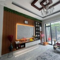 Nhà Hẻm Ôtô Cần Bán Ngay Hoà Hảo, Phường 4, Quận 10 - Giá:4Tỷ570/62M2. Gần Sân Vận Động Thống Nhất