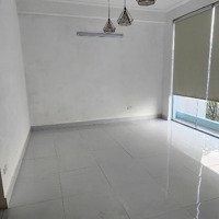 Chính Chủ Cho Thuê Nhà Mặt Phố Phạm Văn Đồng,Diện Tích40M2 Xmặt Tiền5M, 4 Tầng Thông Sàn