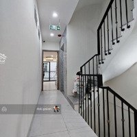 Bán Tòa Căn Hộ Dịch Vụ Phố Giáp Bát, Cách Mặt Phố 10M. 56M2 7Tầng Thang Máy 10 Căn Hộ Full Đồ