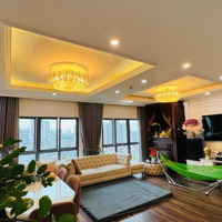 Tôi Chính Chủ Cần Bán Nhanh Căn Góc 136M2 (3Pn+1) Toà E Mulberry Lane. Giá Hơn: 8Tỷ. Liên Hệ: 0982942164