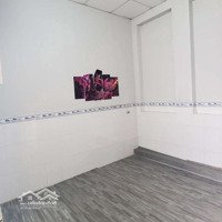 Phòng Thoáng Có Cửa Sổ, Wc, Máy Lạnh - Quận Sát Quận 1,5