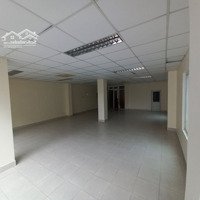 Hàng Hiếm. Tầng 6 Tại Ngõ 6 Trần Quốc Hoàn, Rộng 136M2, Thiết Kế Thông