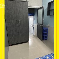 Phòng Giữa Nguyễn Xí. Wc Riêng, Tầng Trệt, Nội Thất Cơ Bản