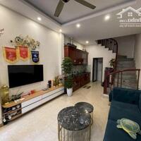 Bán nhà long biên, 30m2 full đồ, giá tốt