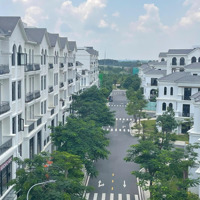 Cho Thuê Nhà Phố 1 Trệt 4 Lầu Diện Tích Sàn 500M2 Tại Vinhomes Grand Park Quận 9 Chỉ 35 Triệu/Tháng