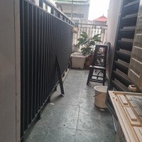 Chính Chủ Cần Bán 2 Ngủ 100M2 Chung Cư One 18 Phố Ngọc Lâm Tầng 3 Giá Bán 4.86 Tỷ. Liên Hệ: 0916393862