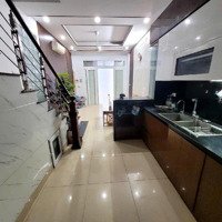 Bán Nhà Phố Phùng Hưng, 40M2 7,95 Tỷ, Lô Góc, 2 Thoáng, Ô Tô Đỗ Cửa, Gần Trường Chợ, Khu Quân Đội