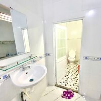 Cho thuê nhà mặt tiền đường Trần Văn Nghiêm