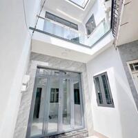 Cô Linh cần bán gấp nhà Thành Thái, Quận10. Giá tốt 3tỷ8/ 50m2. Sổ hồng riêng. Tiện kinh doanh.