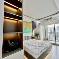 Chủ Nhà Nhờ Bán Căn Hộ Royal City 87M2 - 2 Phòng Ngủfull 7.8 Tỷ Kbp. Liên Hệ: 0364.079.353