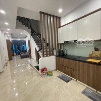 Hàng Hiếm Tại Phố Hồng Mai, Chỉ 7,9 Tỷ, 41M2, Nhà 2 Mặt Thoáng - Ôtô Đỗ Cách 10M .