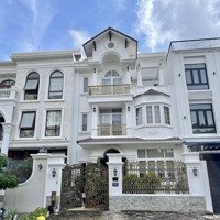 Villa Nam Đô Phú Mỹ Hưng Mặt Tiền Đường Lớn Vị Trí Đẹp Gần Ngay Công Viên Cần Tìm Chủ Nhân Mới