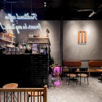 Sang nhượng MBKD café Triệu Việt Vương, 120m2, MT 20m, lô góc, gần Vincom Bà Triệu.