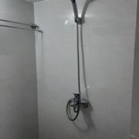 Cho thuê căn hộ tập thể tầng 5 phố Yên Lãng, Láng Hạ, 2 ngủ,1 WC, điện nước giá dân