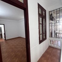 Bán Nhà Đẹp Đường Minh Khai - Giá Tốt Chỉ 5,5 Tỷ - 31M2, 5 Tầng, 3 Phòng Ngủ Liên Hệ: 0779548866