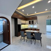 Chính Chủ Cần Bán Gấp Căn Nhà Hẻm 5M Hai Bà Trưng, Q3, 60M2, Giá Bán 4Tỷ7, 1 Trệt 2 Lầu, Sổ Hồng Riêng