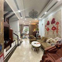 Bán Nhà Hồng Tiến Long Biên 60M2, 4 Tầng,Mặt Tiền5M --- 12.3 Tỷ Ô Tô Tránh Vỉa Hè Liên Hệ: 0986446583.