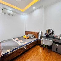 Bán Nhà Bồ Đề-Nguyễn Văn Cừ -40M2-5 Tầng-Ở Sướng-Full Nội Thất-Sát Ô Tô-Gần Mặt Phố