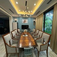 Cần Bán Biệt Thự Vip 500M2, Mặt Tiền 20M, 3 Tầng, Phong Cách Nội Thất Louis Ý.