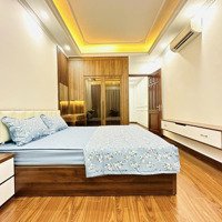 Cầu Giấy Hàng Đẹp Hiếm, 30M2, 5 Tầng Full Nt Như Hình, Giá Chỉ 6.X Tỷ. Lh : 0977 880 958