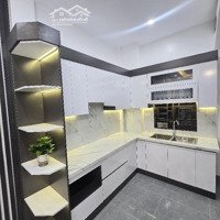 Nhà Phố Vĩnh Hưng Mới Kinhkoong 48M, 5 Tầng, Giá Bán 5,7 Tỷ Ngõ Nông Ô Tô 5 Chỗ Vào Cửa, Full Nội Thất.