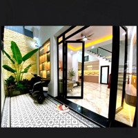 Siêu Phẩm Tây Hồ, Đẹp Mới Lung Linh, Full Nội Thất, Sát Đường Thanh Niên, Rộng Thoáng 2 Mặt.