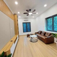 Bán Nhà Hồng Hà 40M2 5 Tầng, 6 Ngủ, Nở Hậu , Ô Tô Vào Hẳn Nhà