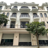 Duy Nhất Căn Shophouse Sao Biển 11 Ngay Cụm 9 Tòa Chung Cư Và Công Viên Trung Tâm Vin 2 67.5M2