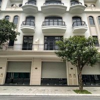 Duy Nhất Căn Shophouse Sao Biển 11 Ngay Cụm 9 Tòa Chung Cư Và Công Viên Trung Tâm Vin 2 67.5M2