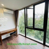 Toà Nhà Bán Ở Mặt Hồ 6 Tầng Tuyệt Đẹp Xe Hơi Đỗ Thoải Mái, Vỉa Hè Rộng Thanh Bình Và Lãng Mạn