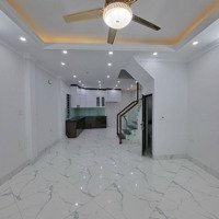 Bán Nhà Ở Ngã 3 Vĩnh Hưng, Lĩnh Nam Hoàng Mai. Diện Tích: 43M2 Lô Góc 5 T 5 Phòng Ngủ Ngõ 3M Cách Mặt Phố Đúng 20M