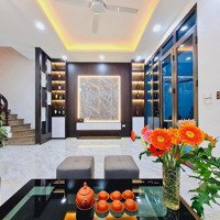 Ô Tô Đỗ Phố Hoàng Ngân! Kinh Doanh Đỉnh, Ngõ Thông, Thoáng Sáng, Dân Trí Cao, Full Nội Thất 45M2*5T