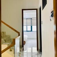 Bán Nhà Phố Đẹp Đường Hồng Lạc, Phường 10, Quận Tân Bình, Hồ chí Minh
