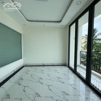 Quận 11, Nhà Hoà Bình Ngay Đầm Sen, Nhà Mới Tinh, Sổ Hoàn Công Đủ, Ngang 5M, Hẻm 8M Xe Tới Cửa