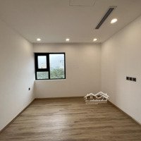 Chính Chủ Bán Căn Góc 140M2, 3Pn 2 Vệ Sinhtầng Trung, Ban Công Nam Tòa Paragon Cầu Giấy