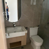 Bán Gấp Căn 2Pn 2 Vệ Sinhgiá Cực Tốt, View Thoáng Tầng Cao Tiện Ích Đầy Đủ, Bán Lỗ 700 Triệu